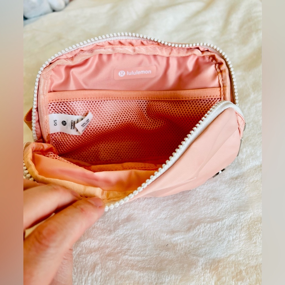 LAST ONE! RARE• LULULEMON everywhere belt bag Melon Sorbet BRAND NEW COLOR - Picture 11 of 17
